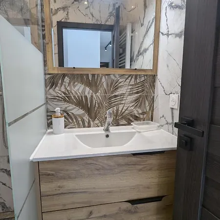 Small Paradise 4 Cozy With Ac Niza