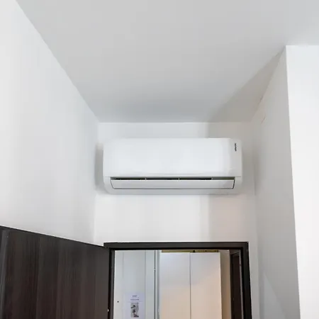公寓 Small Paradise 4 Cozy With Ac 尼斯